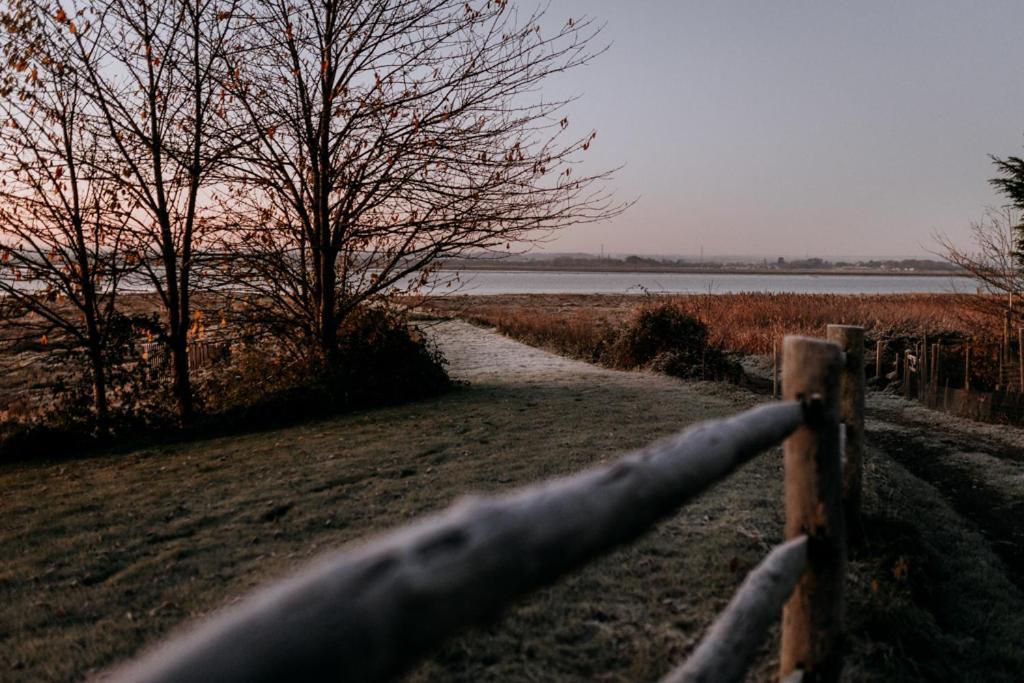 Eastchurch The Ferry House Bed & Breakfast エクステリア 写真