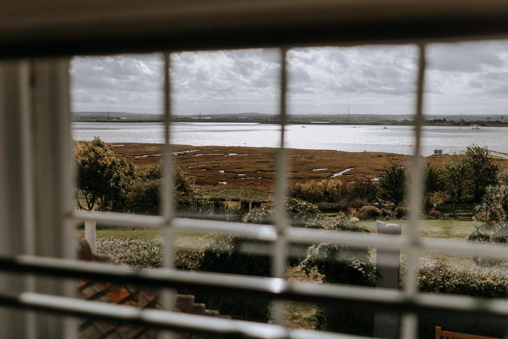 Eastchurch The Ferry House Bed & Breakfast エクステリア 写真